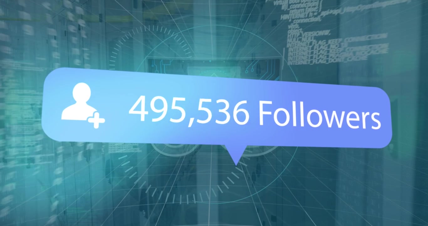 Animation af notifikationer om følgere på sociale medier og databehandling over et computerserverrum.