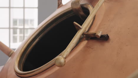 Mash-Tun-and-Lauter-Refilling-Hole-Close-up