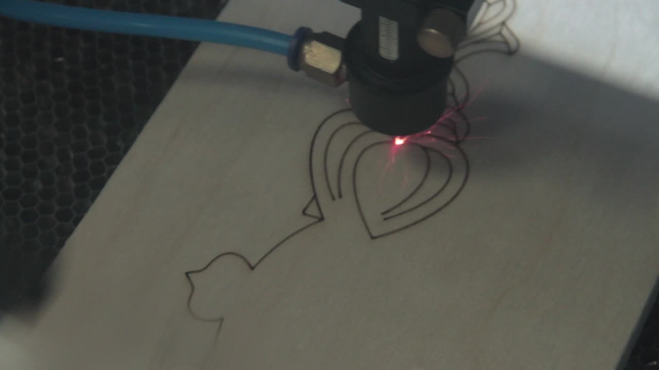 Processo de Corte a Laser em Madeira