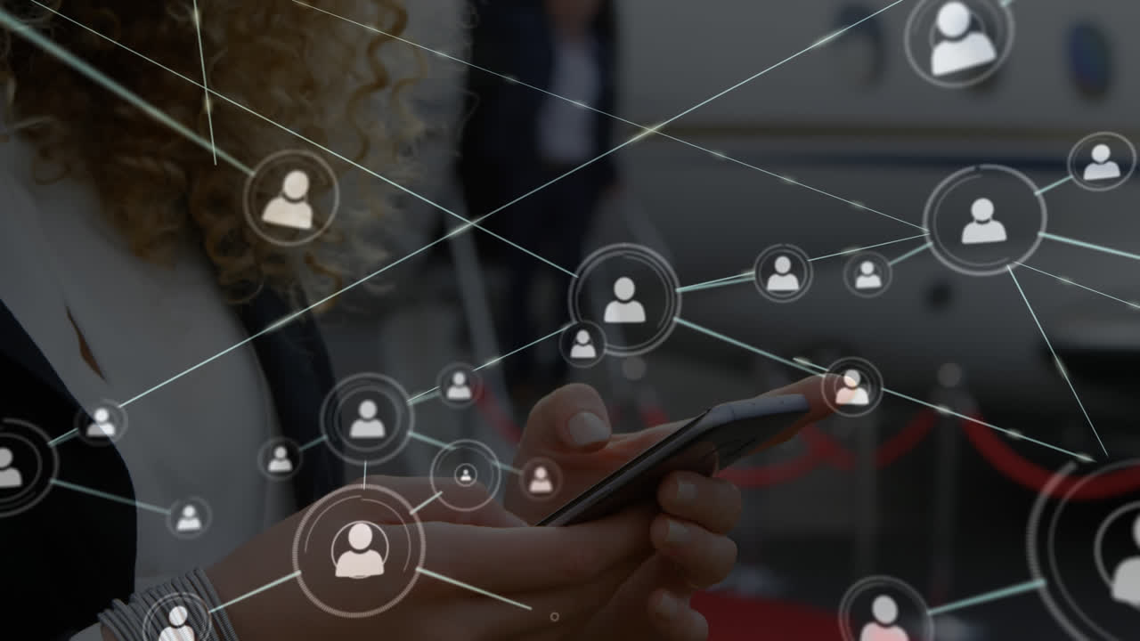 animación de la red de conexiones a través de una mujer de negocios caucásica que utiliza un teléfono inteligente en la oficina
