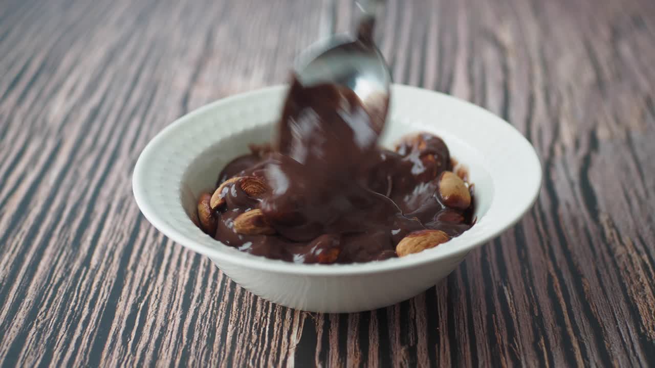 almendras cubiertas de chocolate