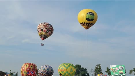 balloon culture festival is a hot air balloon festival held in wonosobo, central java. this festival is a creative event for wonosobo youth and an annual tourist attraction.