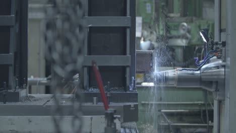 Metal-milling-in-action