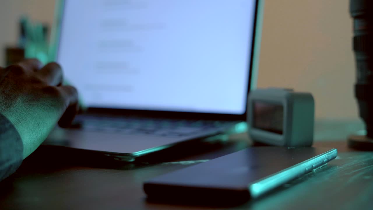 전화 작업 배경에 메시지 알림