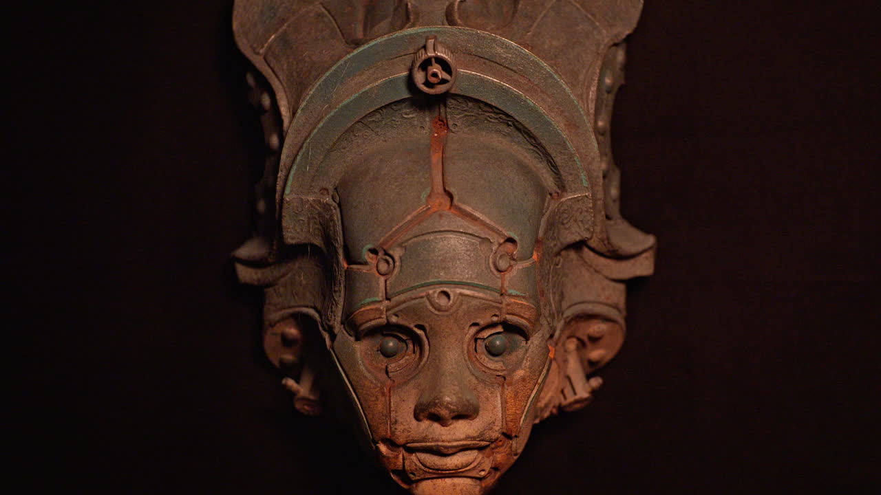 escultura del rostro misterioso y enigmático de la antigua deidad