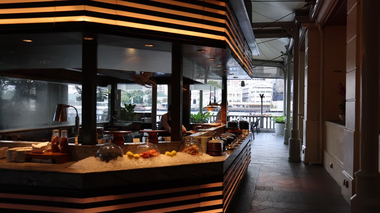 레스토랑 주방 에서 일 하는 요리사