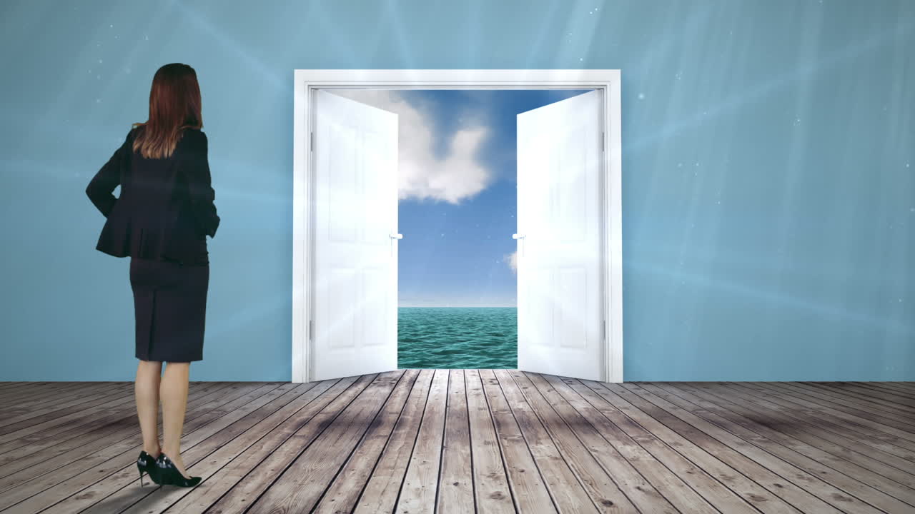 바다로 향하는 문을 지켜보는 사업가