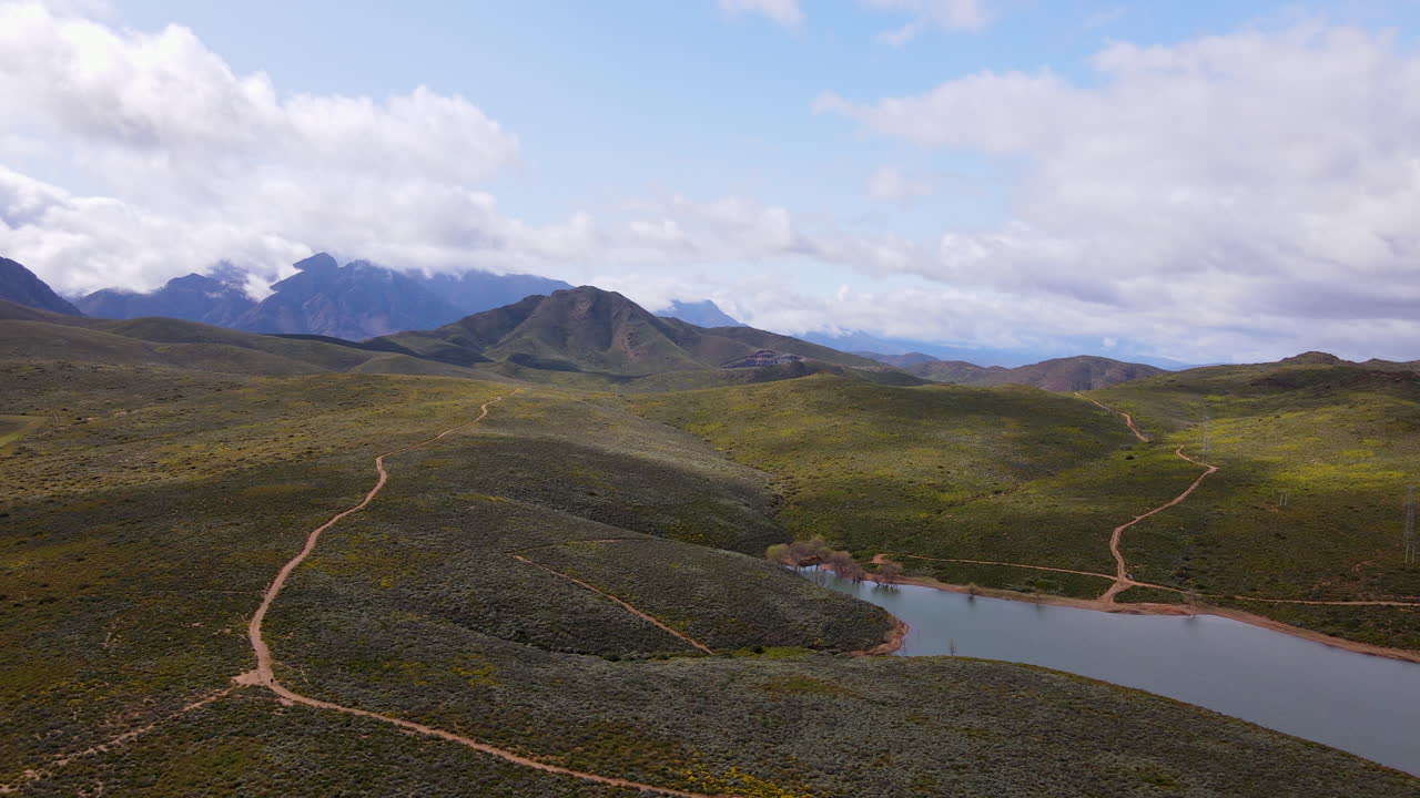 Foreldam in Worcester in semi-desert landscape with iconic mountains