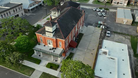 Aerial-reveal-of-Morgan-city,-Louisiana