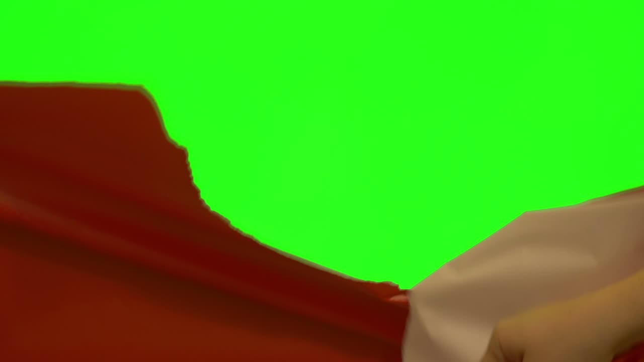 크로마 키와 알파 채널 4k 슬로 모션 60fps로 녹색 스크린에서 장식 종이 전환
