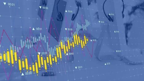 Animation-Der-Grünen-Linie-Und-Datenverarbeitung-über-Computer-Auf-Schreibtischen-Im-Büro