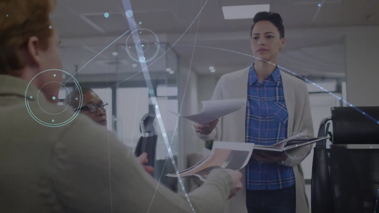 анимация связей между различными бизнесменами в офисе