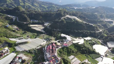 vista general del paisaje del distrito de brinchang dentro del área de cameron highlands de malasia