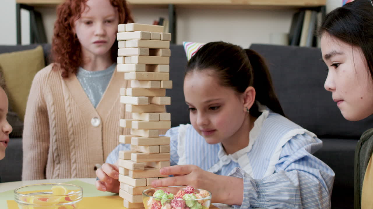 생일파티에 있는 아이들
