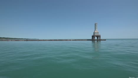 Disfrute-Del-Paseo-Por-El-Puerto-Y-El-Faro-Mientras-Pasamos-De-Camino-Al-Mar