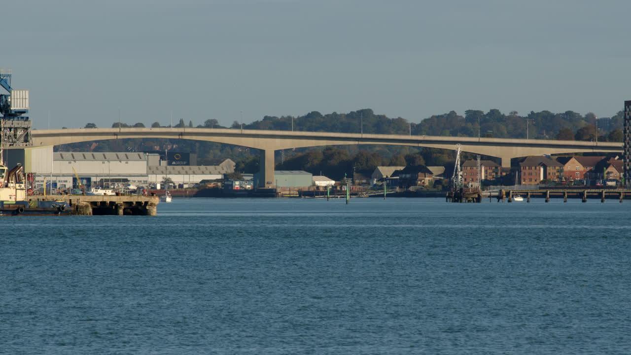 솔렌트 사우스햄튼에 있는 이친 통행교 (itchen toll bridge)
