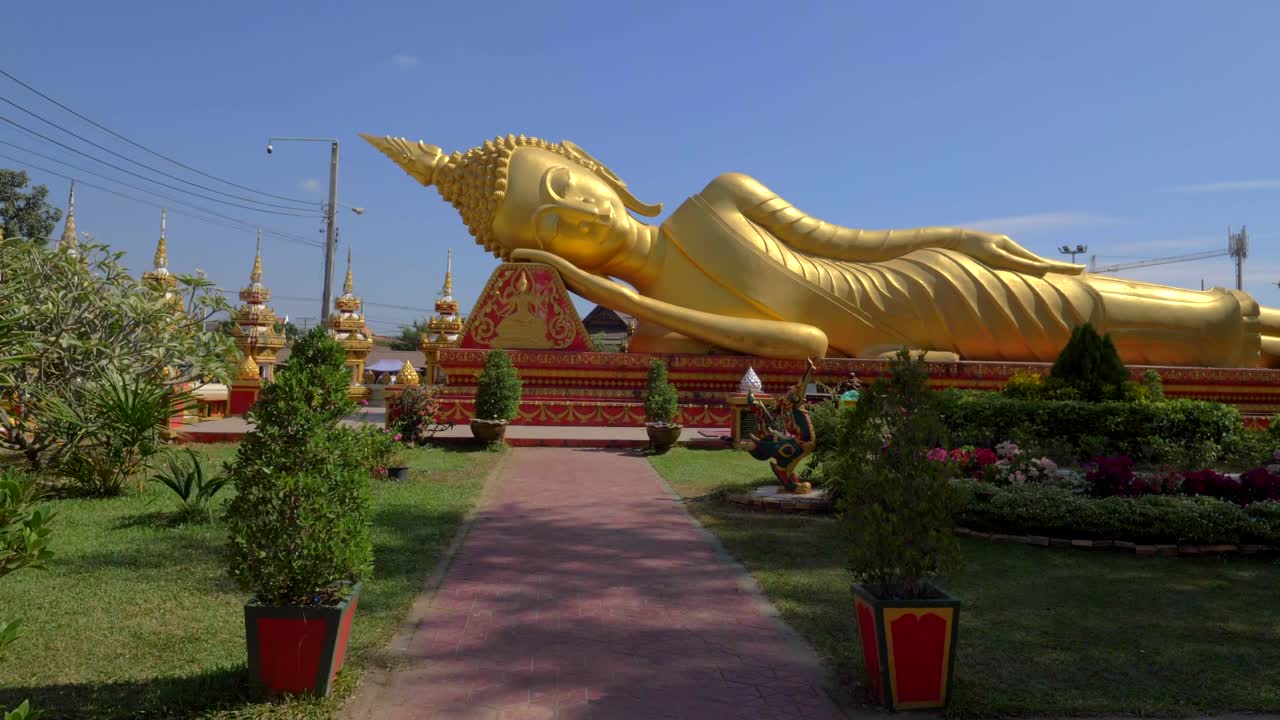 buda durmiente gimbal vientiane laos atracción turística templo budista budismo el gran buda asiático trópico asiático cinematográfico