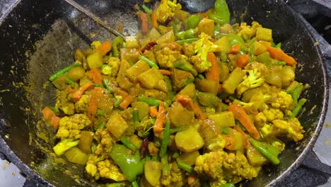 verduras fritas para preparar khichdi