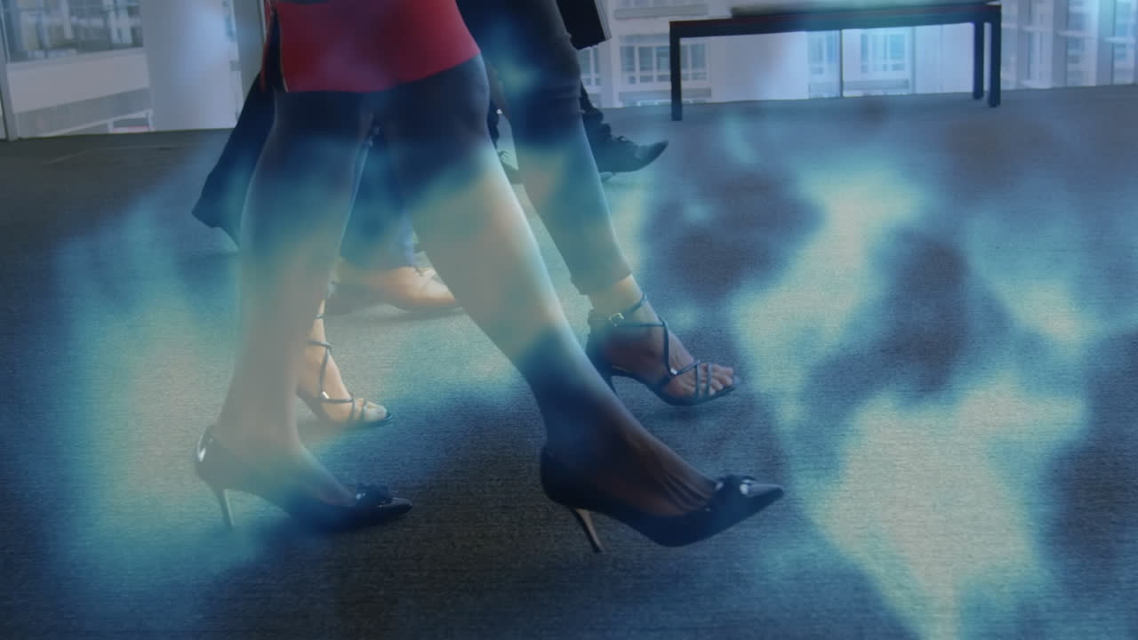 анимация земного шара и связи с различными деловыми людьми