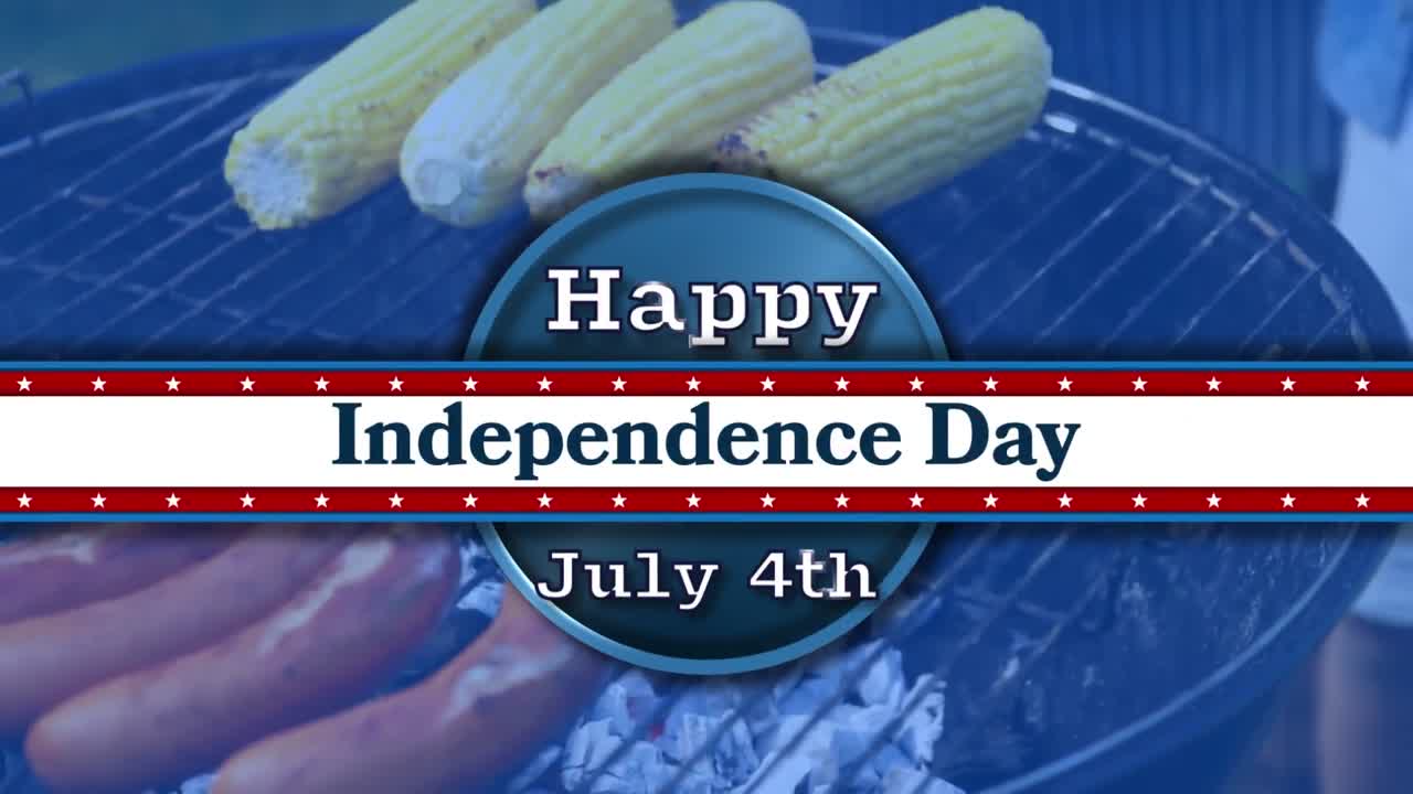 confeti colorido cayendo sobre el texto del día de la independencia contra la barbacoa