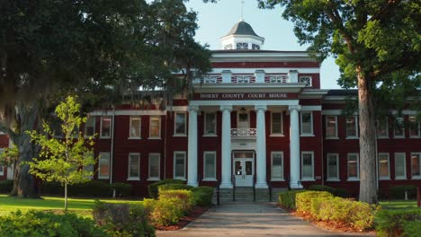 Horry-County-Court-House-in-Conway-South-Carolina,-USA