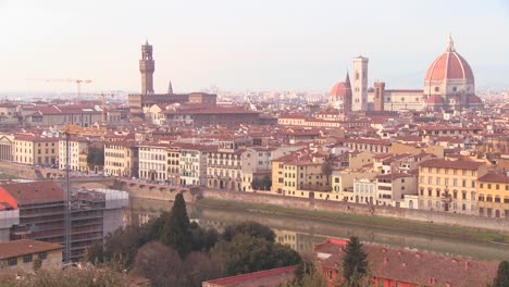 Una-Hermosa-Foto-De-Establecimiento-De-Florencia,-Italia.