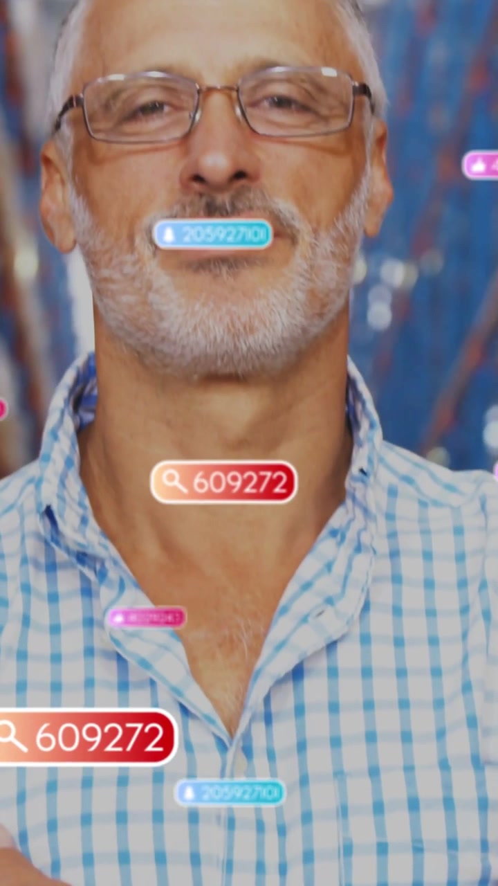 Pystyvideo: Mies tarkastelee tuotteita ja hymyilee vähittäiskaupassa, samalla kun älykello synkronoi käyttöliittymätunnisteita hänen ympärillään.
