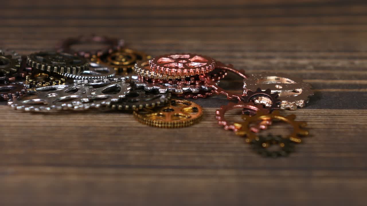 다양한 크기의 많은 기어