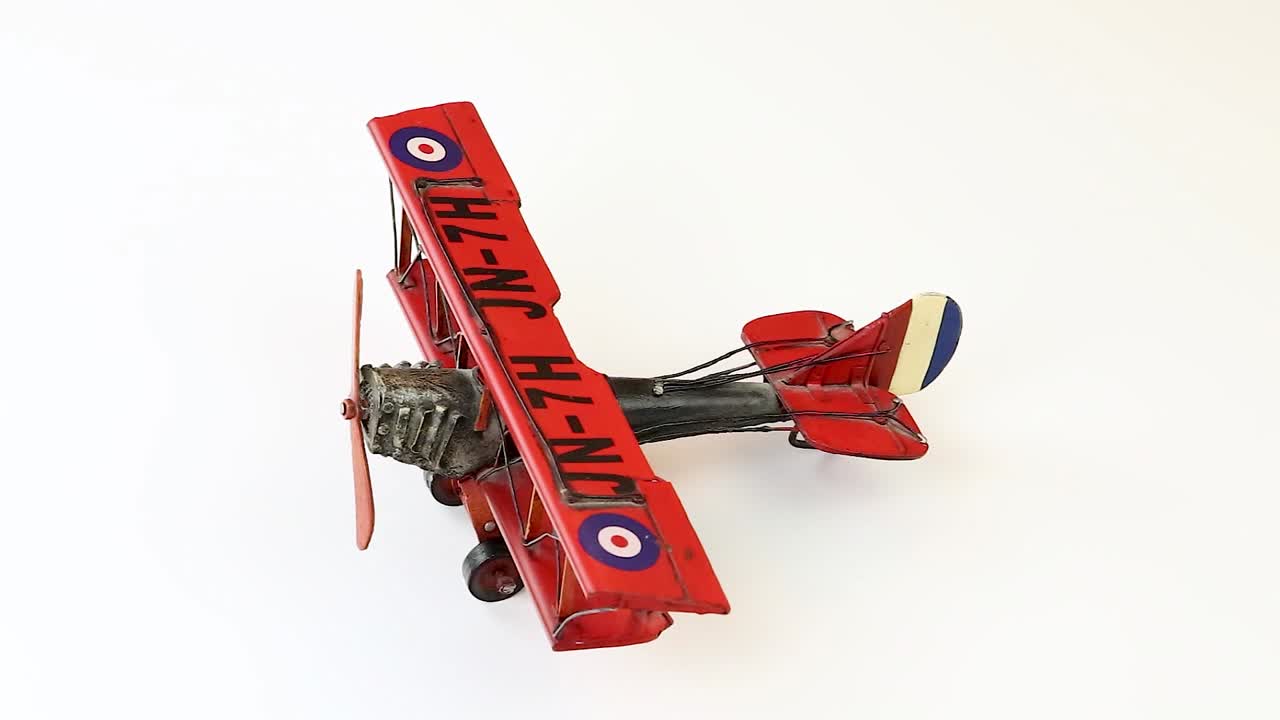 흰색 배경 비디오에 비행기