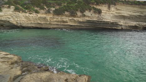 Türkisfarbenes-Wasser-In-Der-Bucht-Von-Kalanka-Auf-Malta-Im-Winter