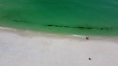 Playa-Vacía-Temprano-En-La-Mañana