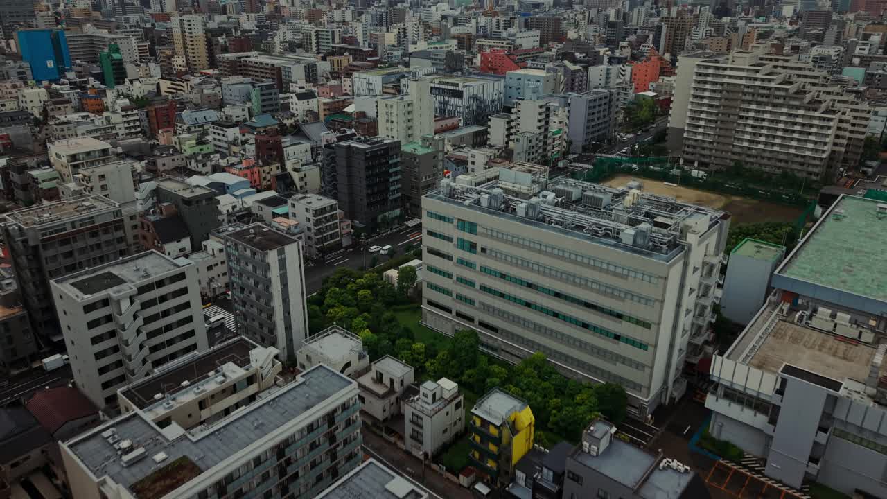 Visão aérea de uma paisagem urbana