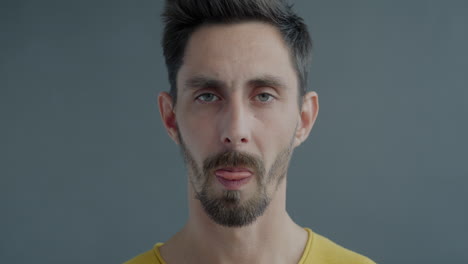 retrato en primer plano de un hombre
