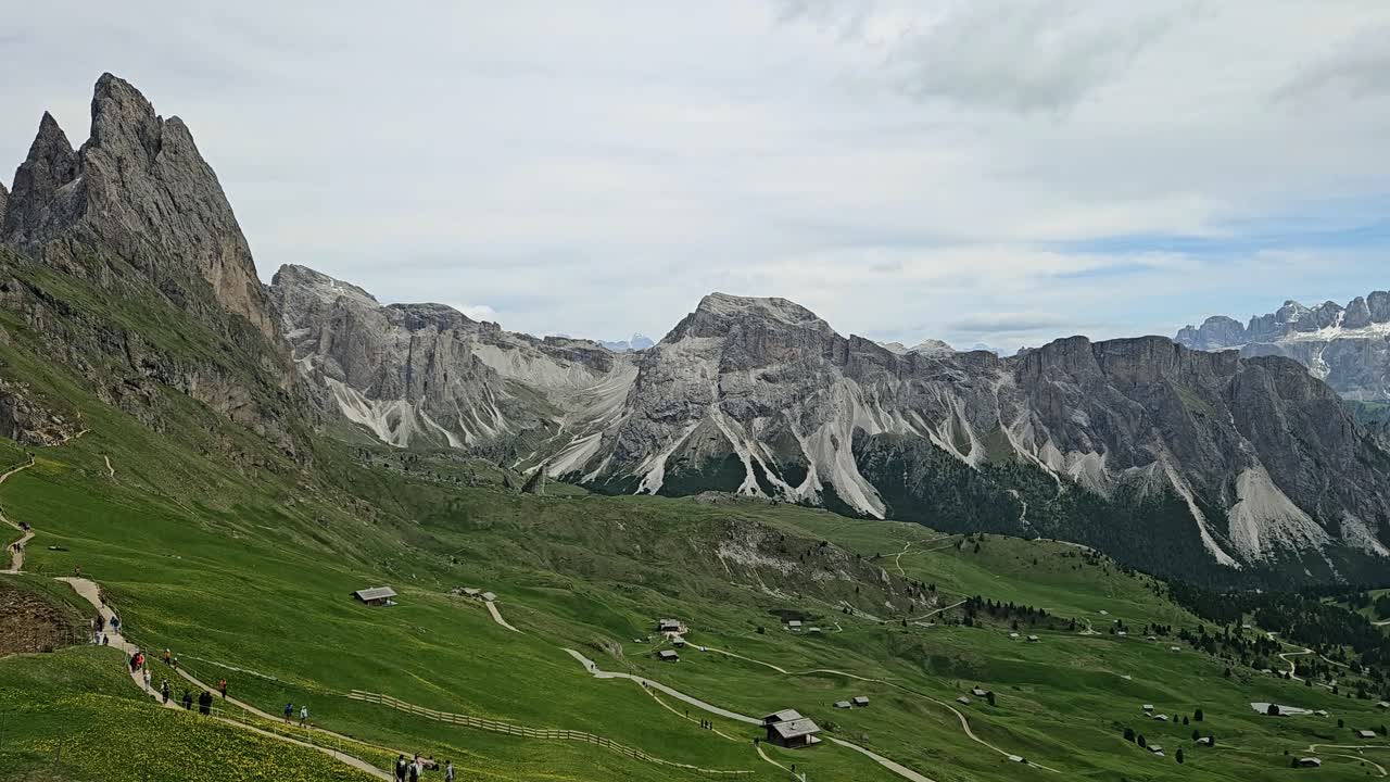 Paisagem deslumbrante de Seceda nas Dolomitas italianas