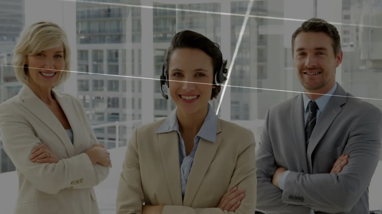 бизнес-сети анимации над разнообразными бизнесменами в офисе