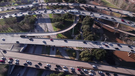 Houston,-Texas,-USA,-Luftaufnahme-Des-Verkehrs-Auf-Der-Kreuzung-Gulf-Freeway,-US-45-Highway