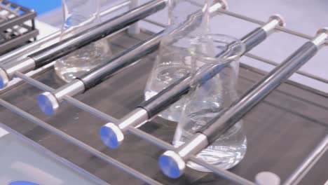 agitador orbital para mezclar, agitar y mezclar muestras biológicas en viales de vidrio