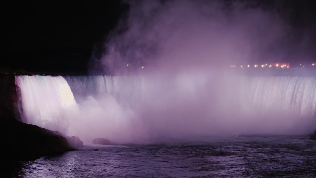 밤에 말굽 나이아가라 폭포