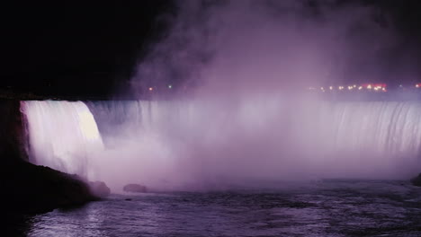 Cascadas-De-Herradura-Niagara-En-La-Noche