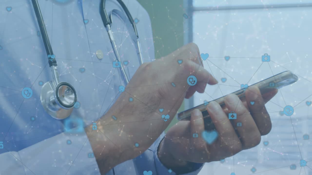 red de iconos digitales contra la sección media del médico masculino que usa un teléfono inteligente en el hospital