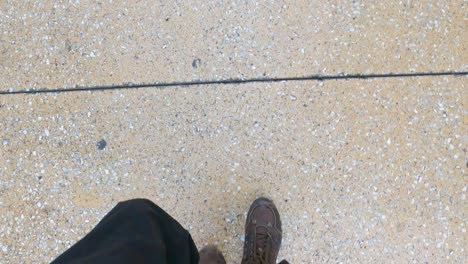 caminando en el centro de la ciudad de méxico entre muchas personas