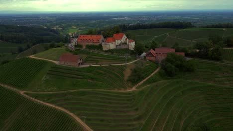 Antena-De-Schloss-Staufenberg-En-Un-Día-Lluvioso