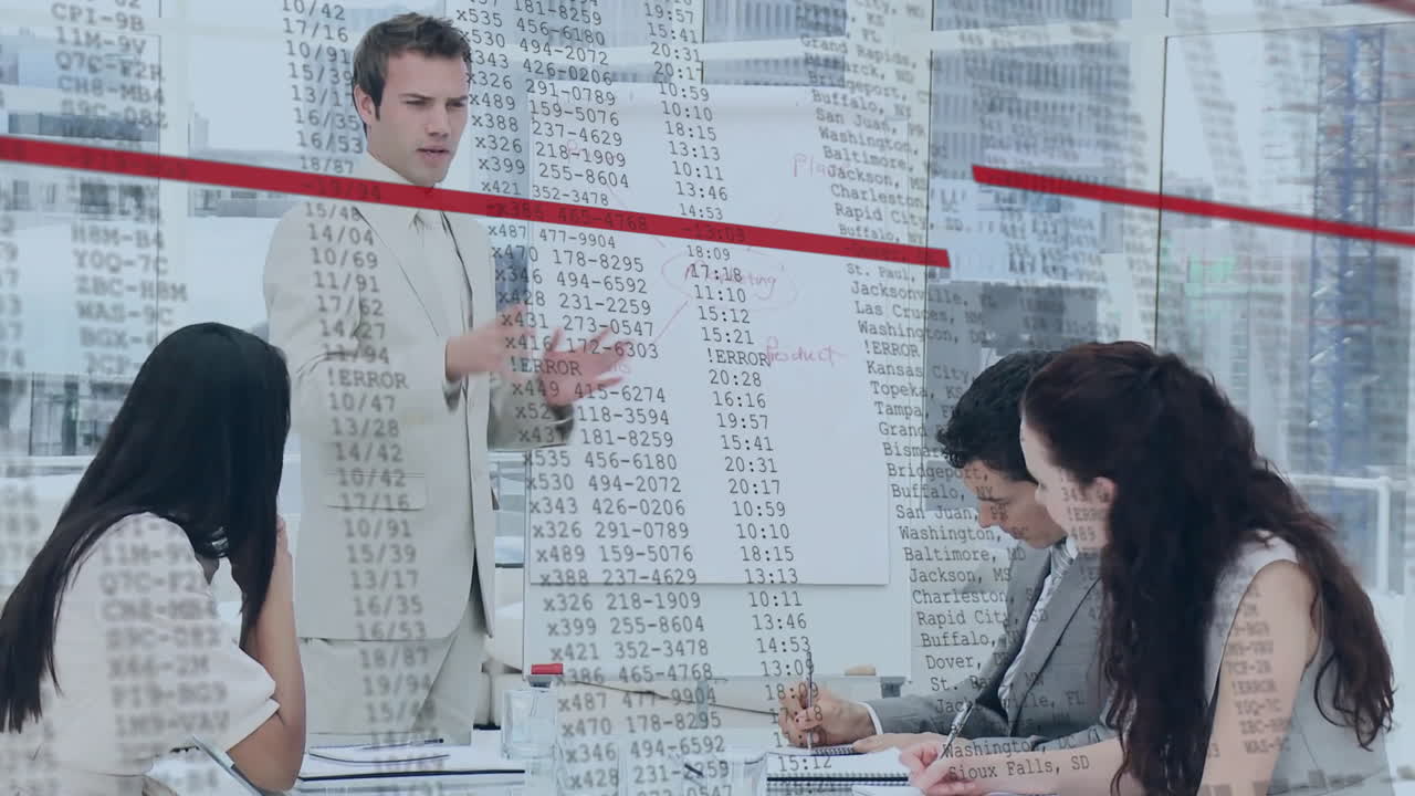 사무실에서 다양한 사업가들에 대한 금융 데이터 처리의 활성화