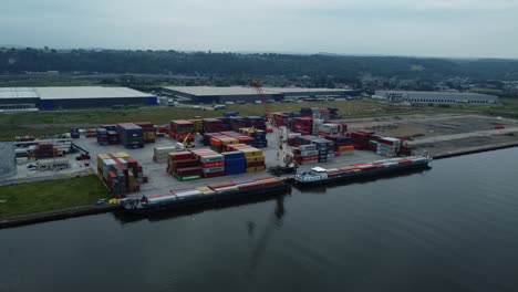 vista aérea de la terminal de contenedores