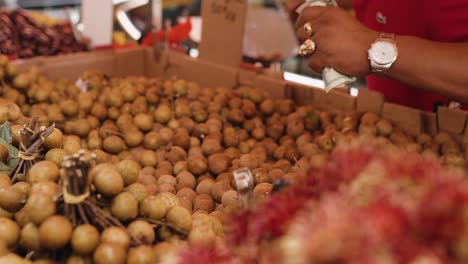 Venta-De-Fruta-Logan-En-Las-Calles-De-La-Ciudad-De-Nueva-York