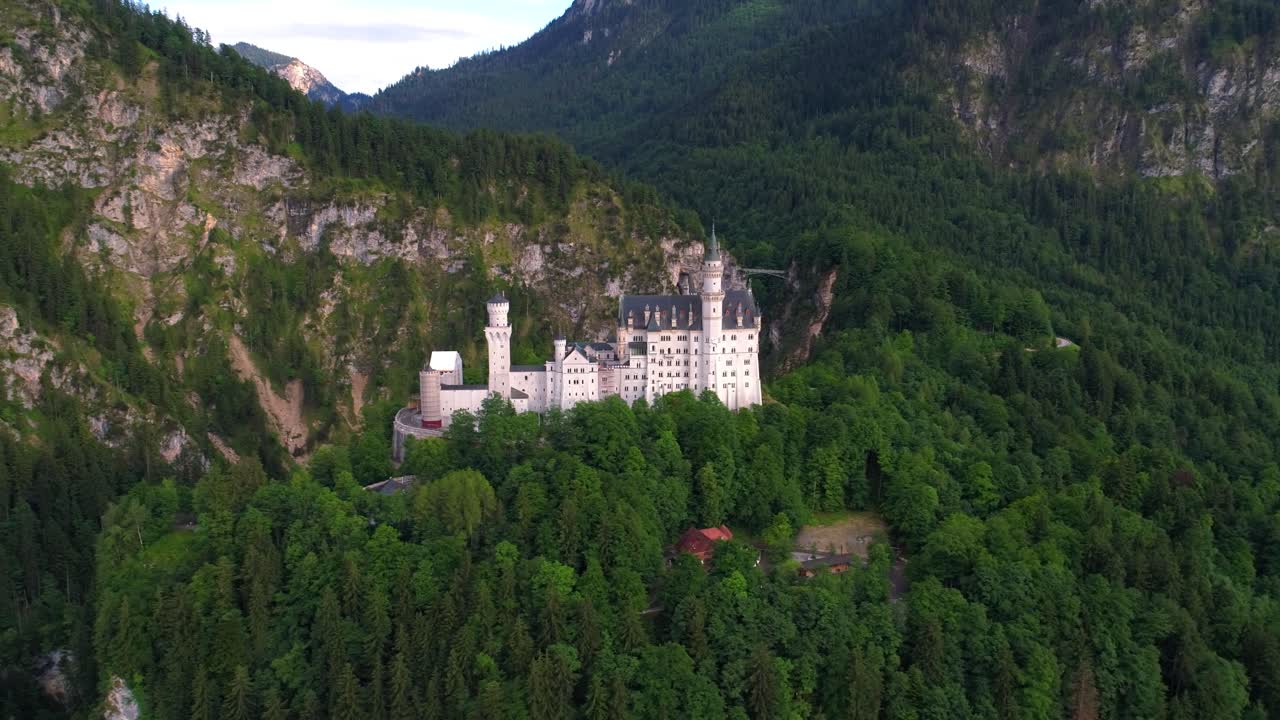 castillo de neuschwanstein alpes bávaros alemania