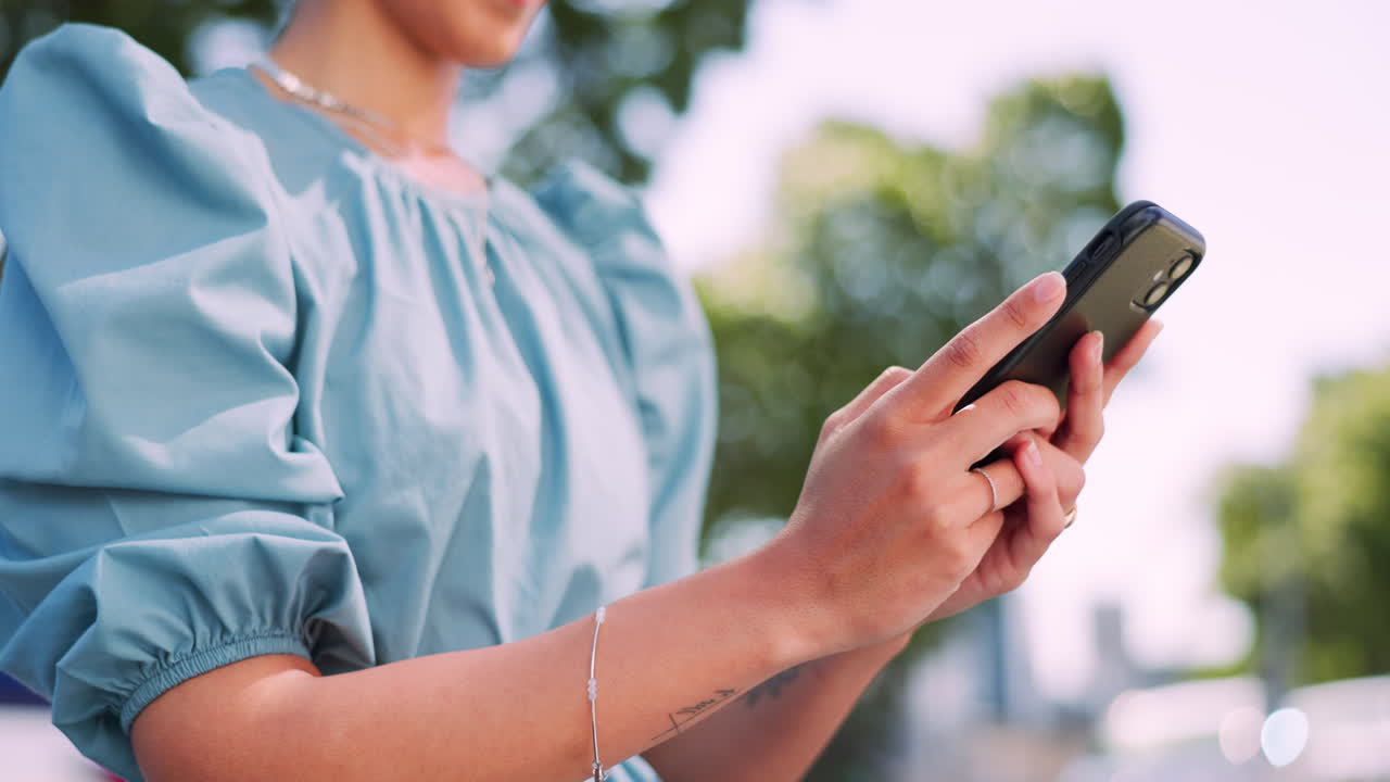 comunicación, naturaleza y tipificación de la mujer