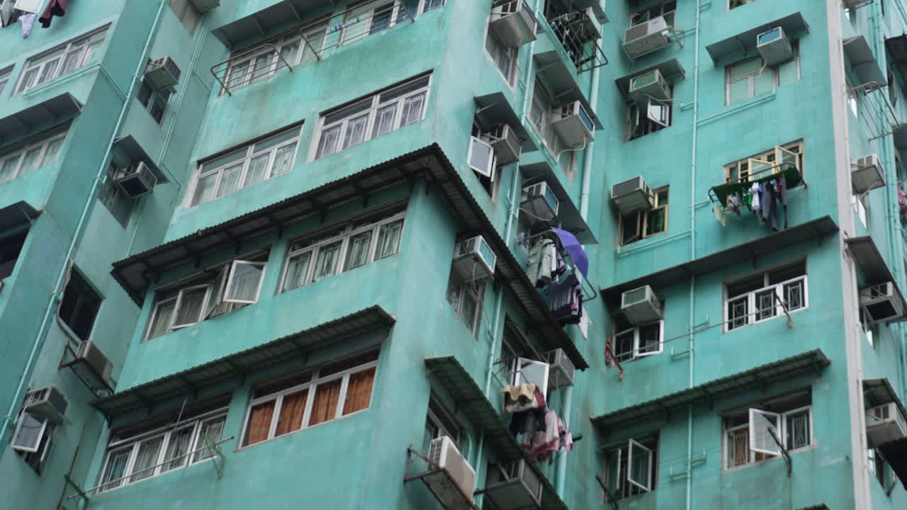 홍콩의 폐쇄적인 중산층 생활 조건