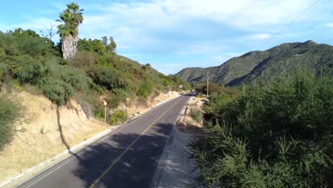 una vista de pájaro de la autopista transpeninsular norte-sur en baja california sur, méxico