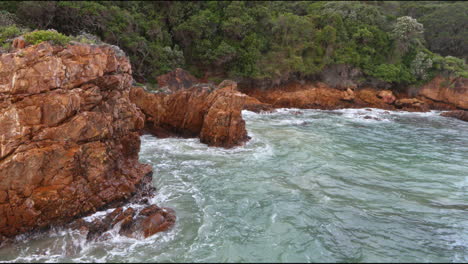 A-beautiful-summers-day-overlooking-the-Knysna-Heads-from-a-viewpoint-of-the-Indian-Ocean,-Coney-glen-and-the-estuary